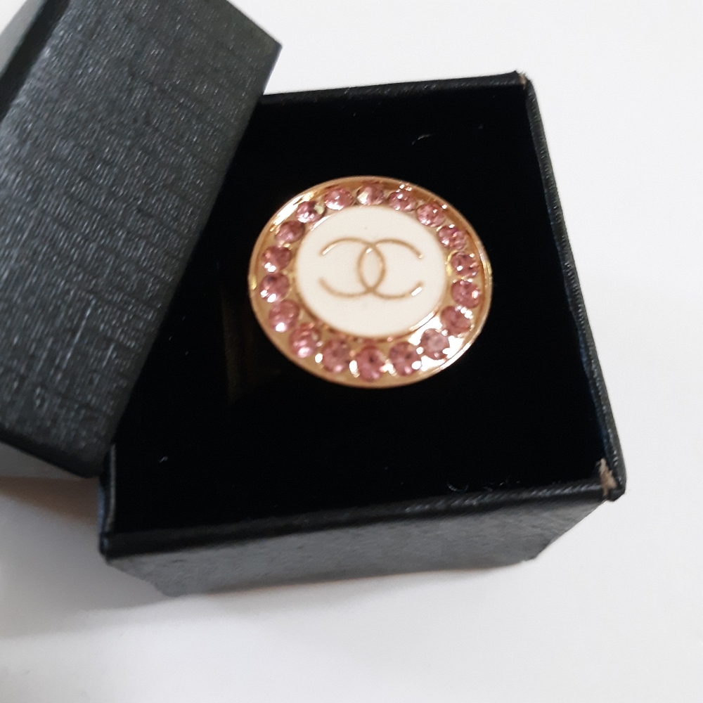 Authentic button ring